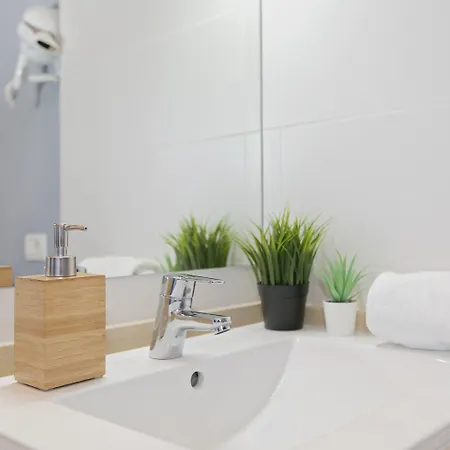 Neon Tenerife Отель 2*