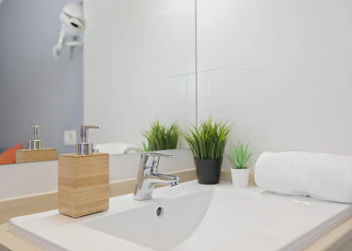 Neon Tenerife Hotell 2*